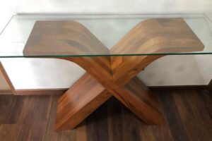 Arrimo de Madera en Forma de “X” con Cubierta de Vidrio