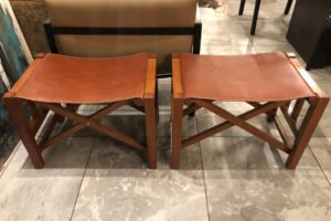 Bancos Plegables de Cuero y Madera con Estilo Safari