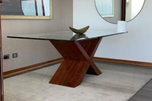 Mesa de Comedor con Cubierta de Vidrio y Base en X