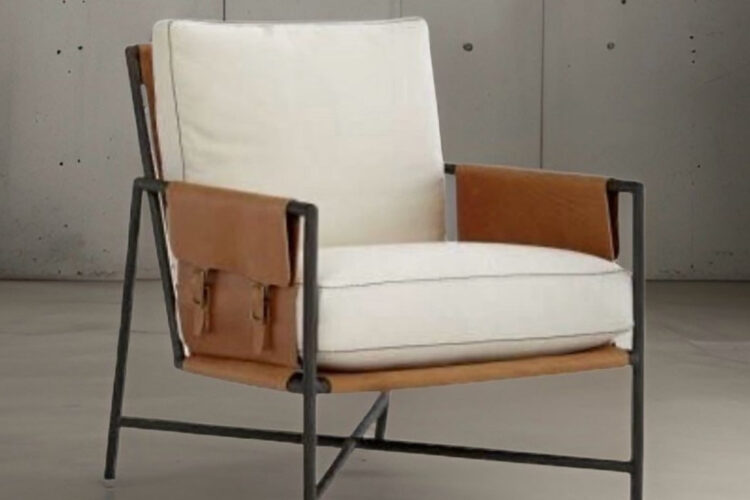 Sillón Lounge Blanco con Detalles en Cuero Marrón y Hierro Forjado