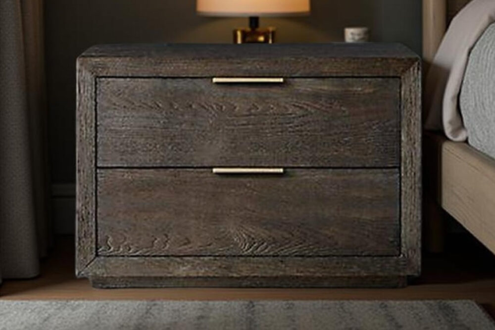 Velador de Madera Oscura con Dos Cajones y Tiradores Dorados